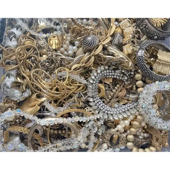 1/2 Lb Vtg 2 Now Estate Costume Jewelry Lot Some Signed All Wearable Silver Gold